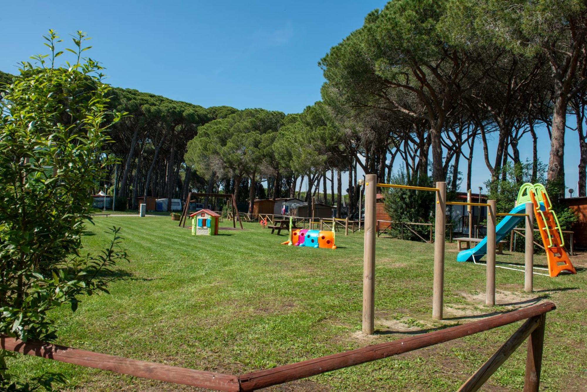 Campeggio Bocca Di Cecina Marina di Cecina Bagian luar foto