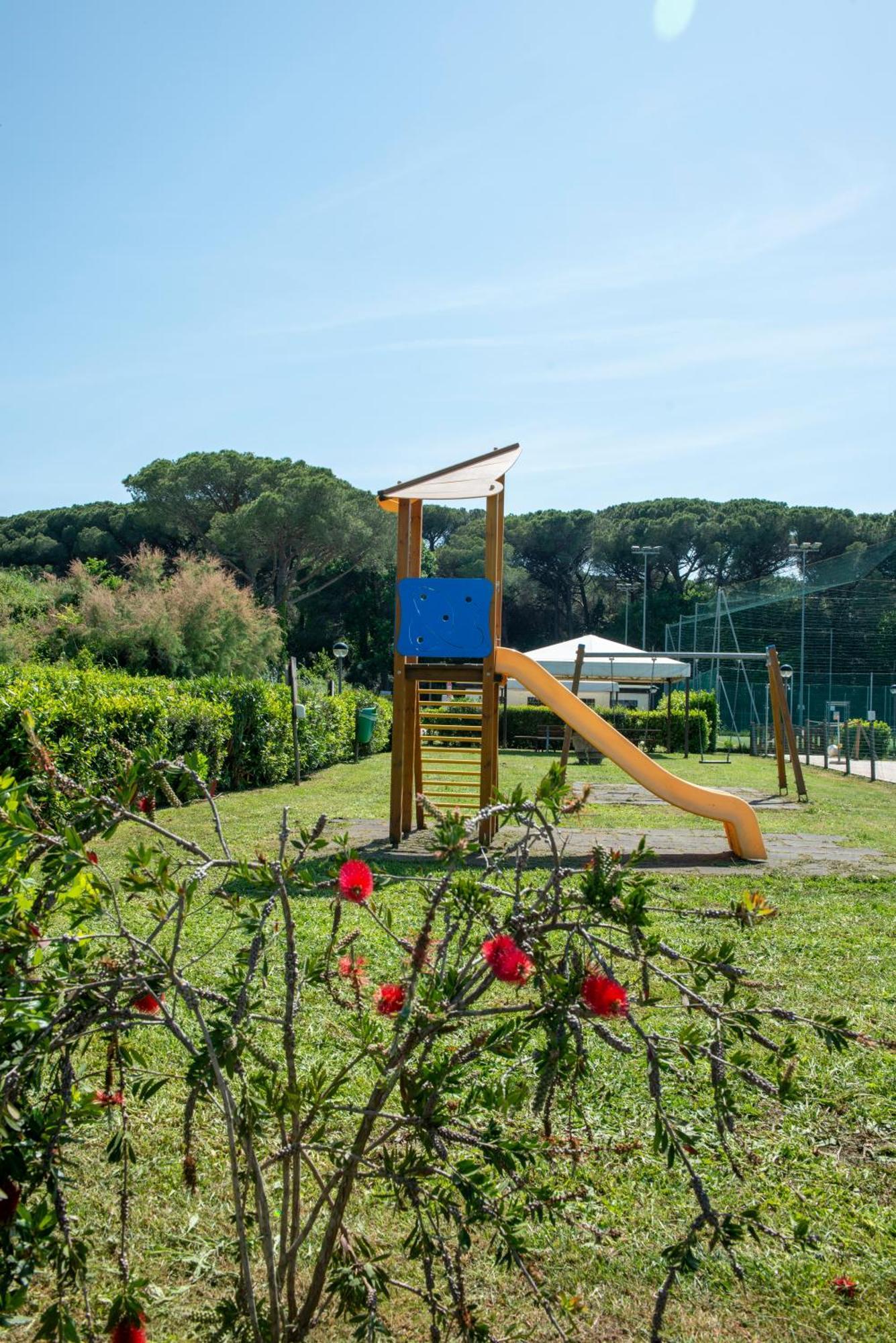 Campeggio Bocca Di Cecina Marina di Cecina Bagian luar foto